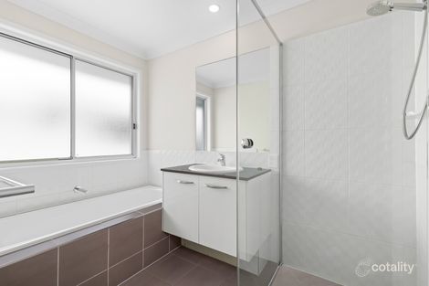 Property photo of 27 Finnegan Circuit Oxley QLD 4075