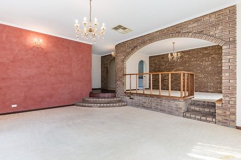 114 Regency Dr, Thornlie, WA 6108