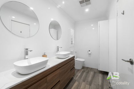 Property photo of 47 Rosinski Circle Tapping WA 6065