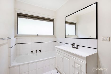 Property photo of 74-76 Ennismore Crescent Park Orchards VIC 3114