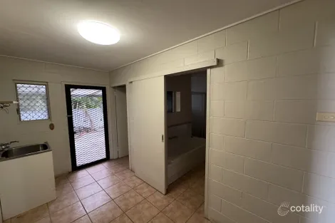 Property photo of 8 Davey Street Moura QLD 4718