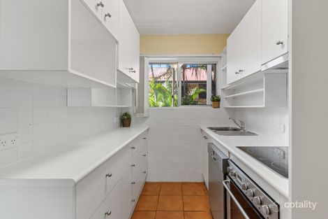 Property photo of 2/9 St Catherines Terrace Wynnum QLD 4178