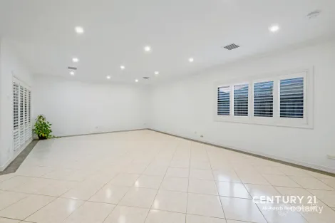 Property photo of 11 Weeroona Place Rouse Hill NSW 2155