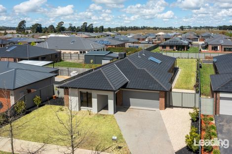 Property photo of 13 Parkside Avenue Romsey VIC 3434