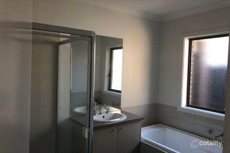 Property photo of 9 Violet Place Craigieburn VIC 3064