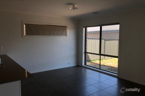 Property photo of 9 Violet Place Craigieburn VIC 3064
