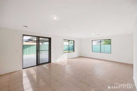 Property photo of 18 McQuillan Way Burnside VIC 3023