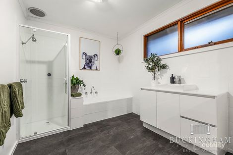 Property photo of 12 Kardinia Drive Yallambie VIC 3085