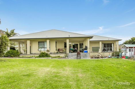 Property photo of 19 Shannon Drive Albion Park NSW 2527