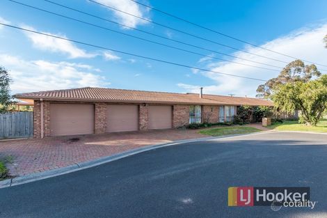 Property photo of 11 Curtis Court Cranbourne VIC 3977