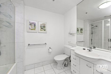 Property photo of 2206/163 City Road Southbank VIC 3006