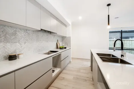 Property photo of 6 Cochin Drive Clyde North VIC 3978