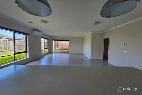 Property photo of 5 Adderley Place Lang Lang VIC 3984