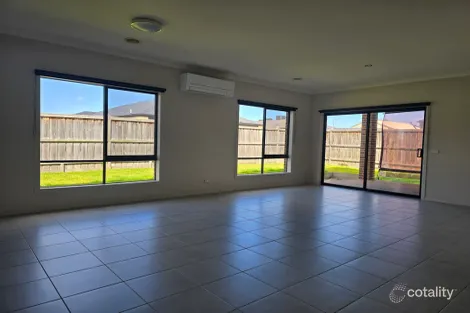 Property photo of 5 Adderley Place Lang Lang VIC 3984