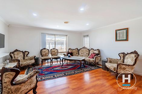 Property photo of 25 Phoenix Court Roxburgh Park VIC 3064