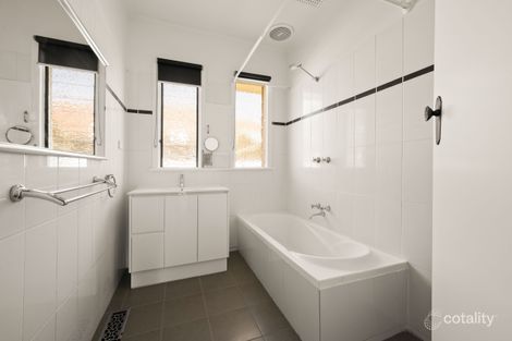 Property photo of 38 Thomas Mitchell Drive Wodonga VIC 3690