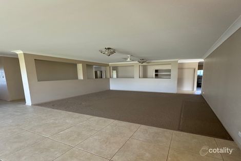 Property photo of 13 Chiltern Place Sandstone Point QLD 4511