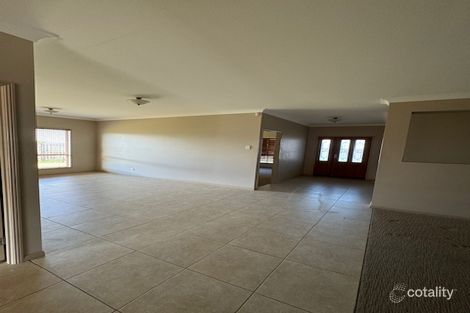 Property photo of 13 Chiltern Place Sandstone Point QLD 4511