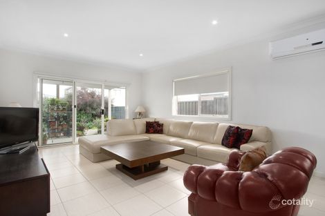 Property photo of 50 Edgeware Close Pakenham VIC 3810