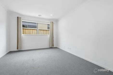 Property photo of 13 Forestmill Chase Werribee VIC 3030