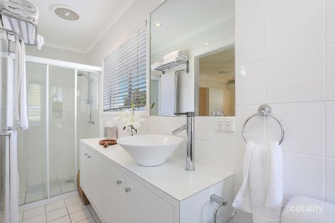 Property photo of 65 Alec Avenue Mermaid Waters QLD 4218