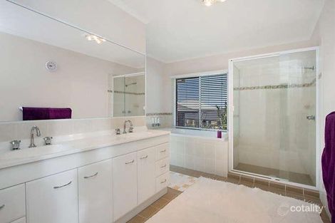 Property photo of 27 Buncrana Terrace Banora Point NSW 2486