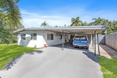 Property photo of 7 Eagle Close Yorkeys Knob QLD 4878