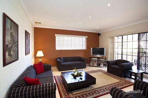 11 Yeronga Cl, St Johns Park, NSW 2176