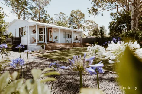 Property photo of 37 Killarney Road Erowal Bay NSW 2540