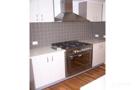 Property photo of 73 Caroline Chisholm Drive Kyneton VIC 3444