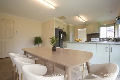 Property photo of 2 Jolly Place Griffith NSW 2680