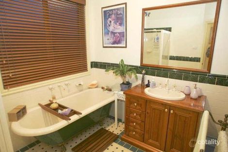 Property photo of 4 Maltravers Place Wyndham Vale VIC 3024