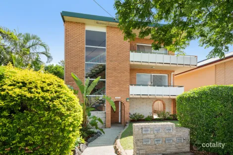3/9 Robertson Ave, Greenslopes, QLD 4120