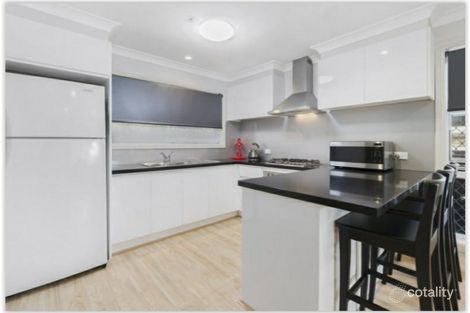 Property photo of 5 Scribbly Place Macquarie Fields NSW 2564