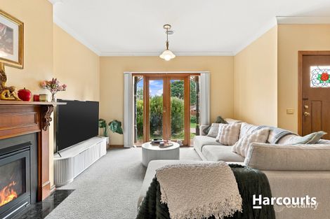 Property photo of 8/8-13 Adelaide Close Berwick VIC 3806