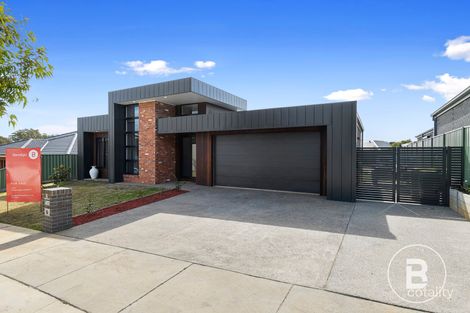 Property photo of 8 Cabernet Drive Maiden Gully VIC 3551
