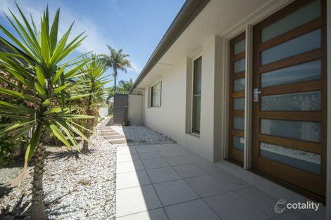 Property photo of 2/27 Drake Avenue Paradise Point QLD 4216