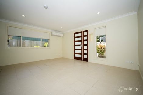 Property photo of 2/27 Drake Avenue Paradise Point QLD 4216