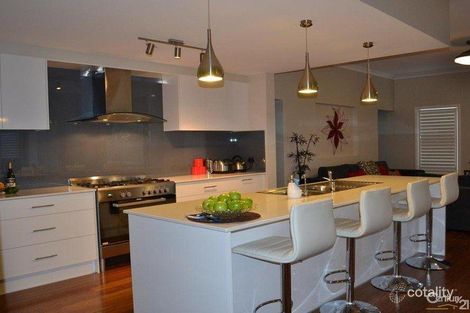 14 Hooghly Ave, Cameron Park, NSW 2285