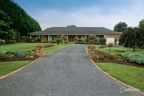 Property photo of 8 Tandderwen Court Narre Warren North VIC 3804