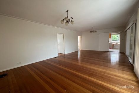 Property photo of 31 Palm Beach Crescent Mount Waverley VIC 3149