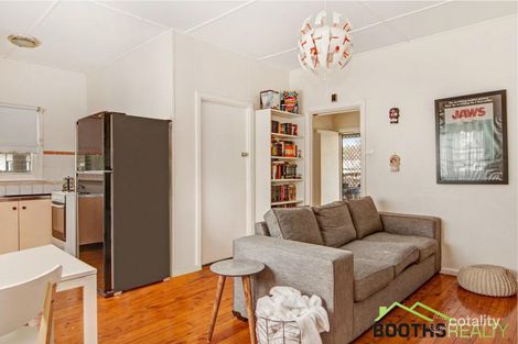 Property photo of 241 Tuggerawong Road Tuggerawong NSW 2259