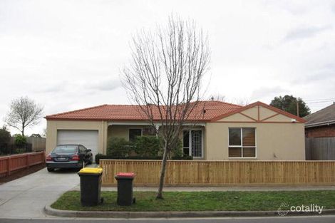 1 Eleebana Ave, Hughesdale, VIC 3166