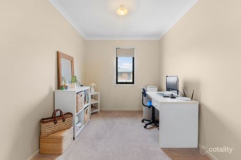 Property photo of 27 Kosciuszko Circuit Clyde VIC 3978