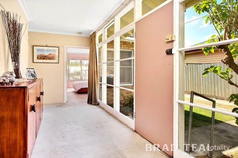 Property photo of 33 Ward Grove Pascoe Vale South VIC 3044
