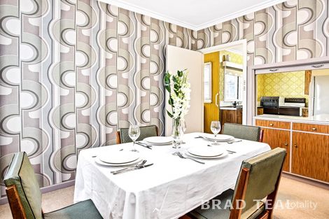 Property photo of 33 Ward Grove Pascoe Vale South VIC 3044