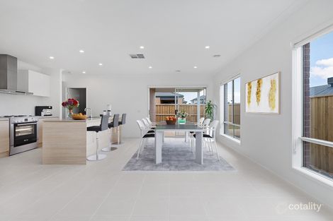Property photo of 8 Haniper Grove Werribee VIC 3030