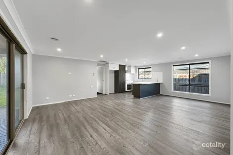 Property photo of 151 Willandra Circuit Warragul VIC 3820