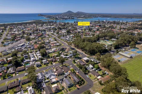 Property photo of 2/27 Tuncurry Street Tuncurry NSW 2428