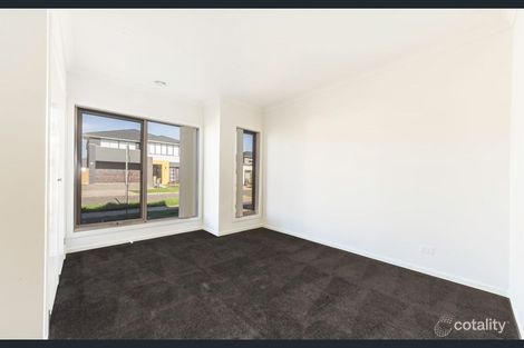 Property photo of 100 Evesham Drive Point Cook VIC 3030